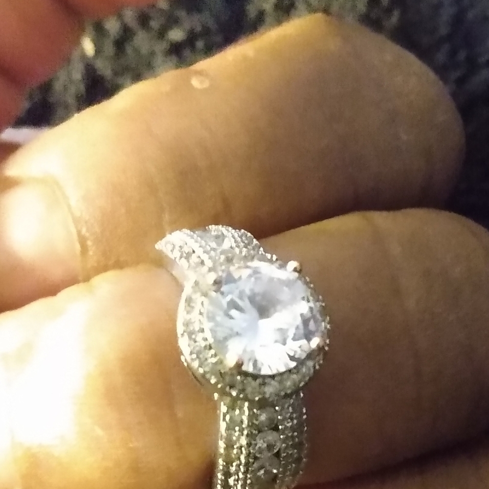 Ring - Picture 2 of 8